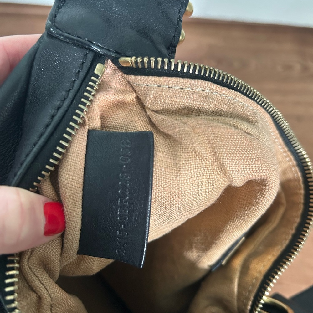Fendi Oyster Black Leather - Picture 10 of 15